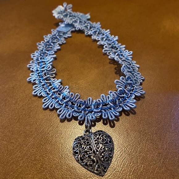 90s Baby Blue Choker with Heart Charm - Picture 8 of 8